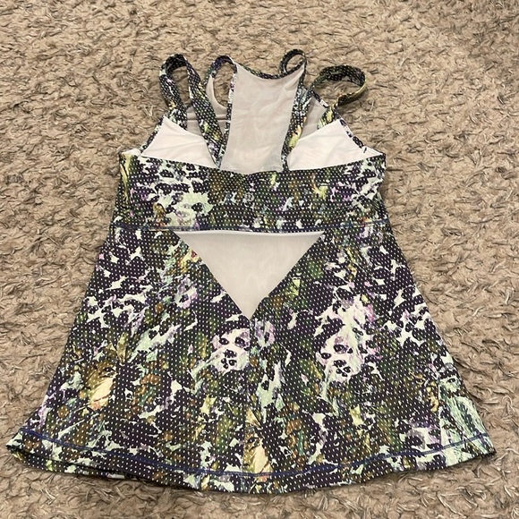 Lululemon Running In The City Tank size 6 - Picture 3 of 8